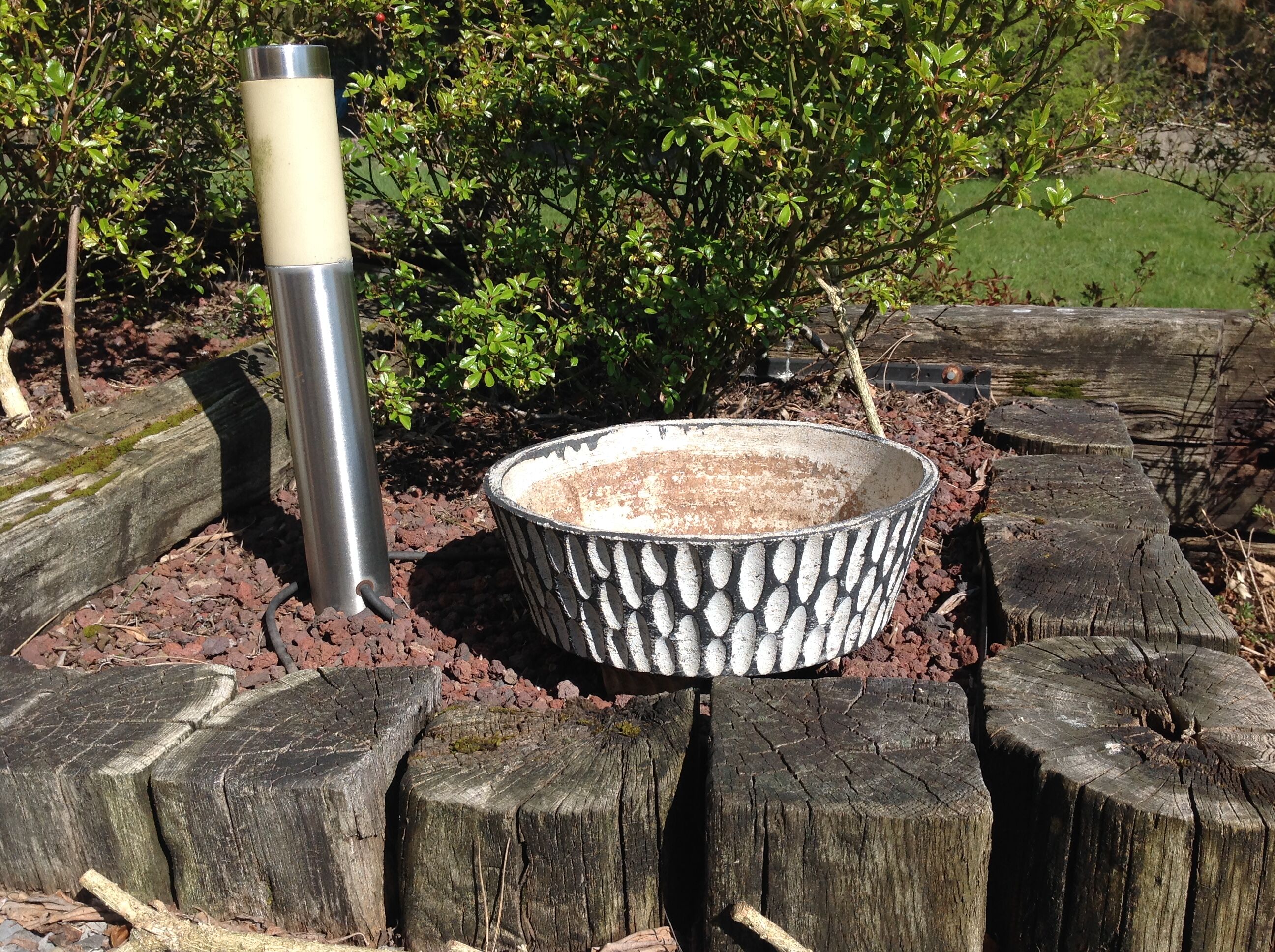 Structured concrete planter 60s-70s