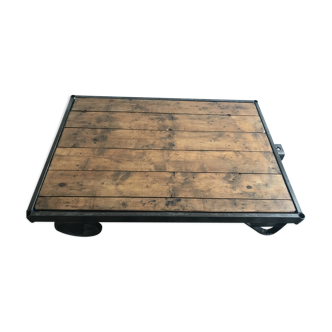 Table basse sur chariot
