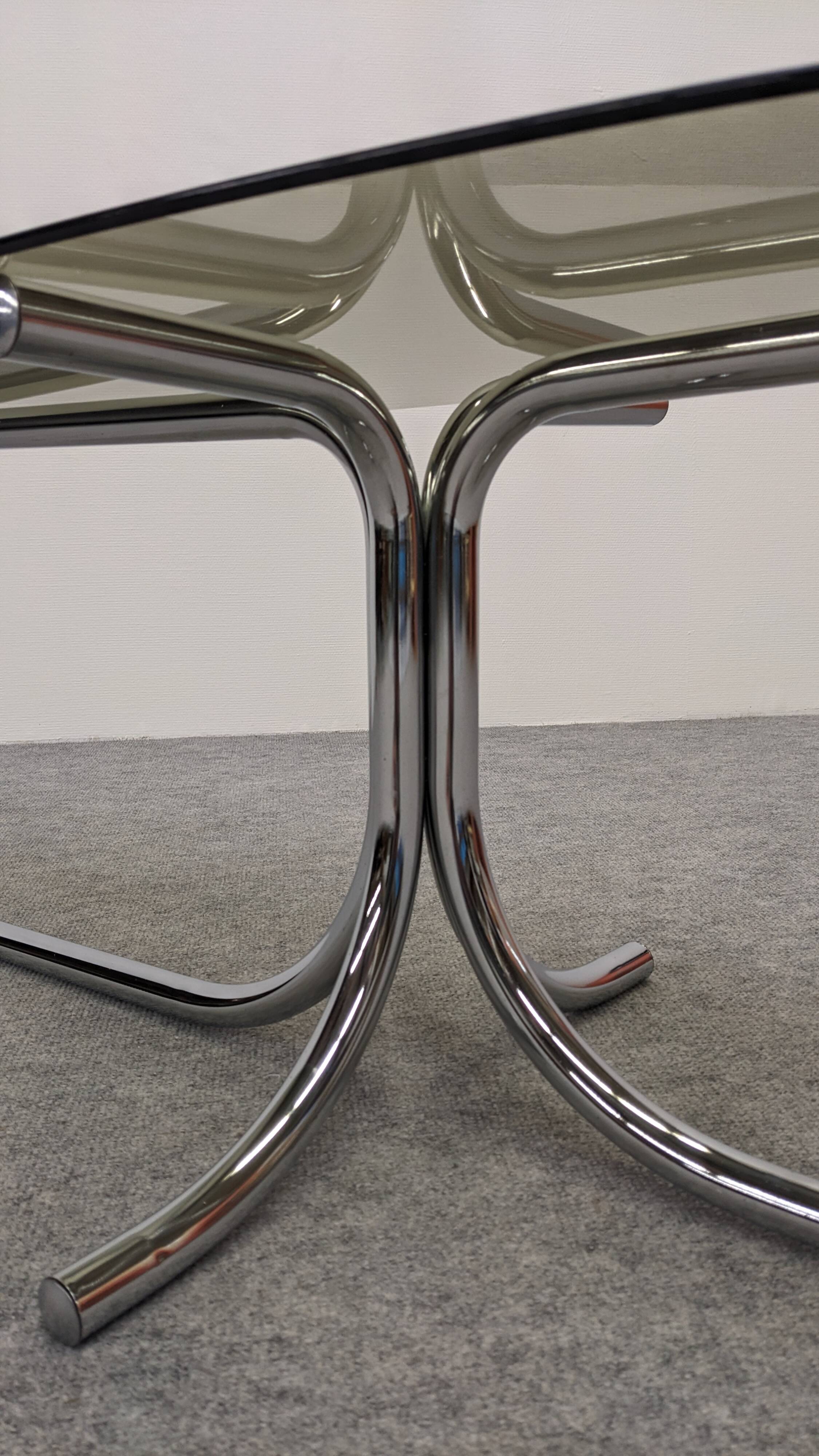 Space age coffee table in tubular and smoked glass, 60s-70s
