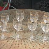 Lot consisting of 8 Arc France wine glasses, 5 large and 2 medium, transparent glass and gold edging