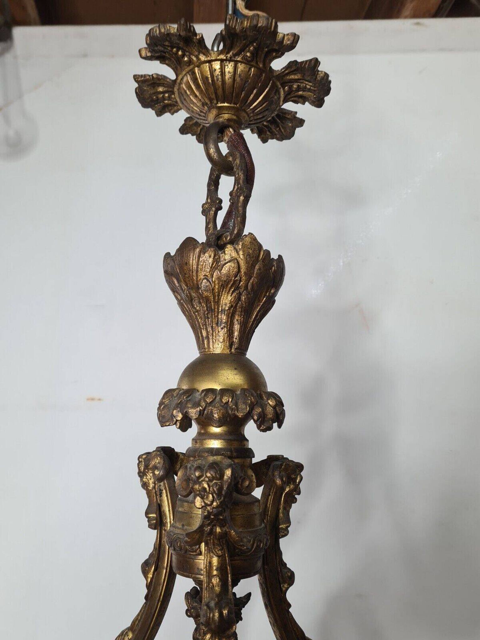 LOUIS XV style chandelier in gilded and patinated bronze with draped women
