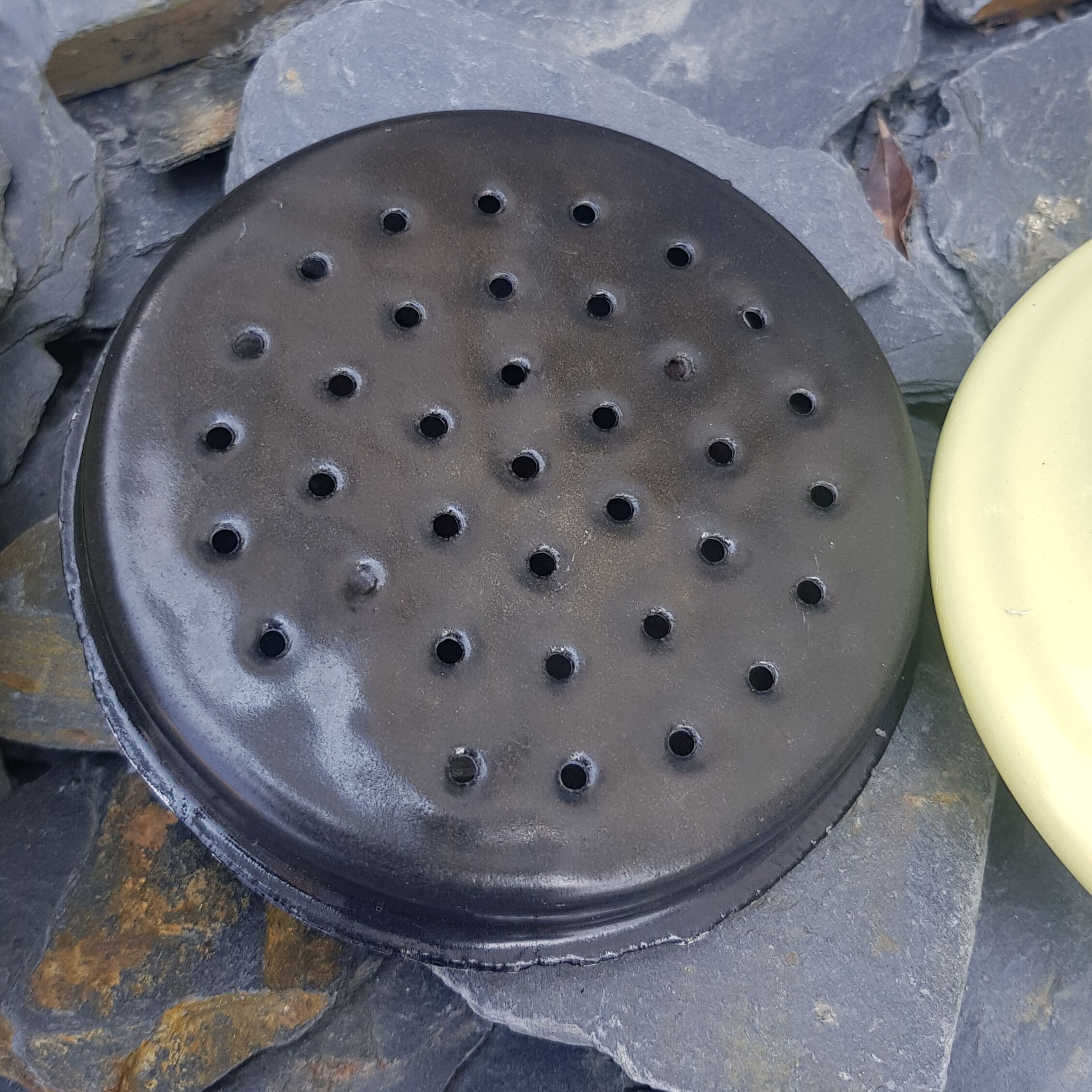 Cafetière en tôle émaillée jaune
