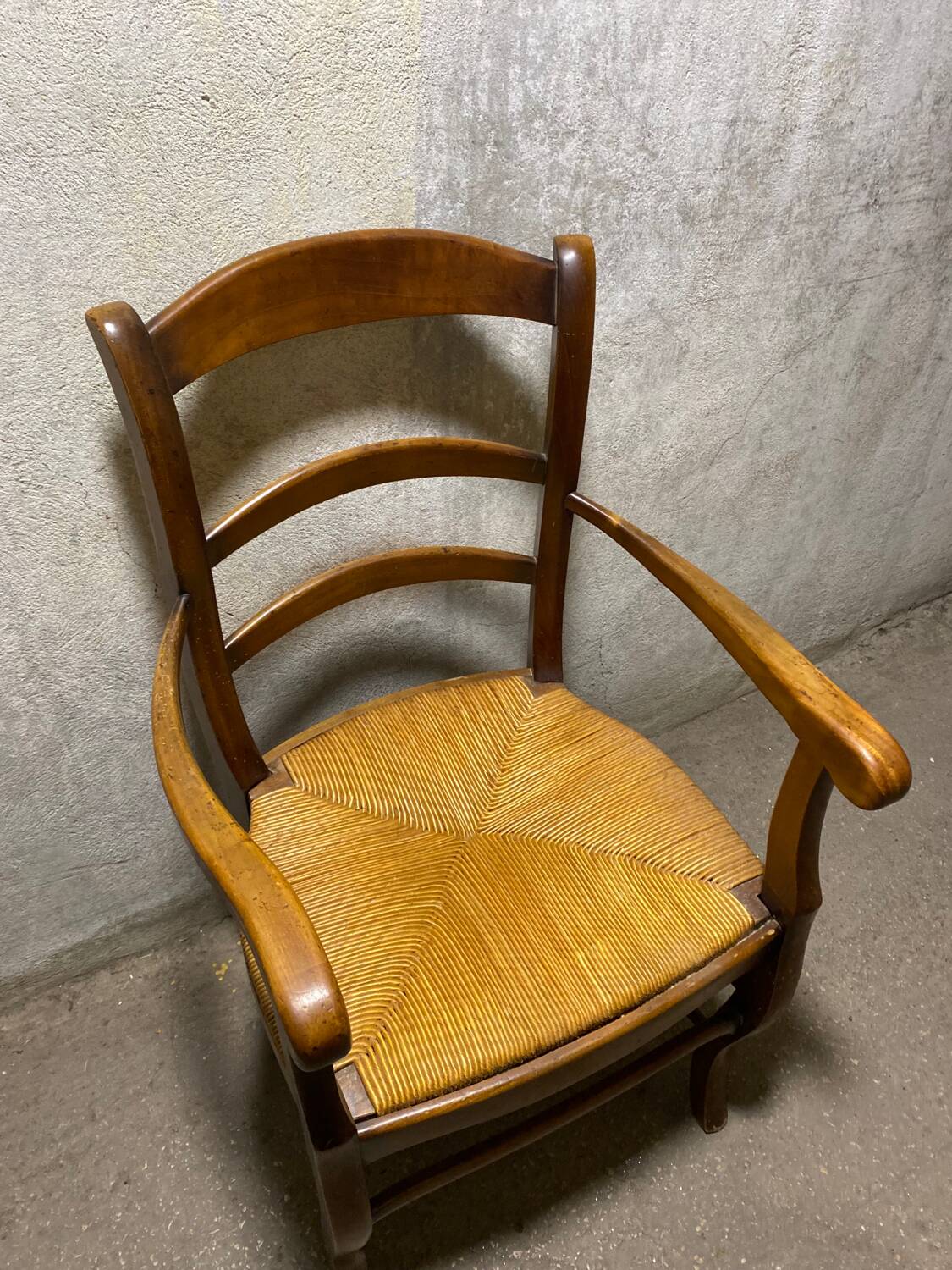 Straw country armchair