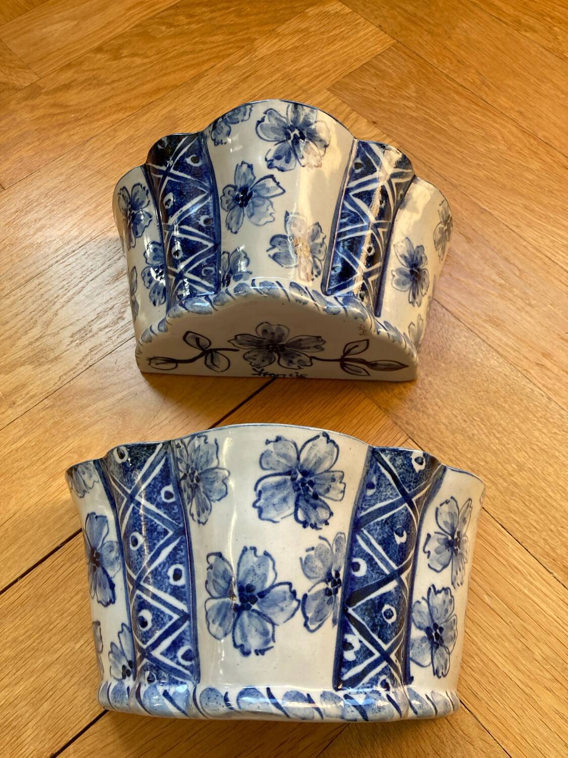 Pair of ceramic flower pots - flower picks with blue floral motifs