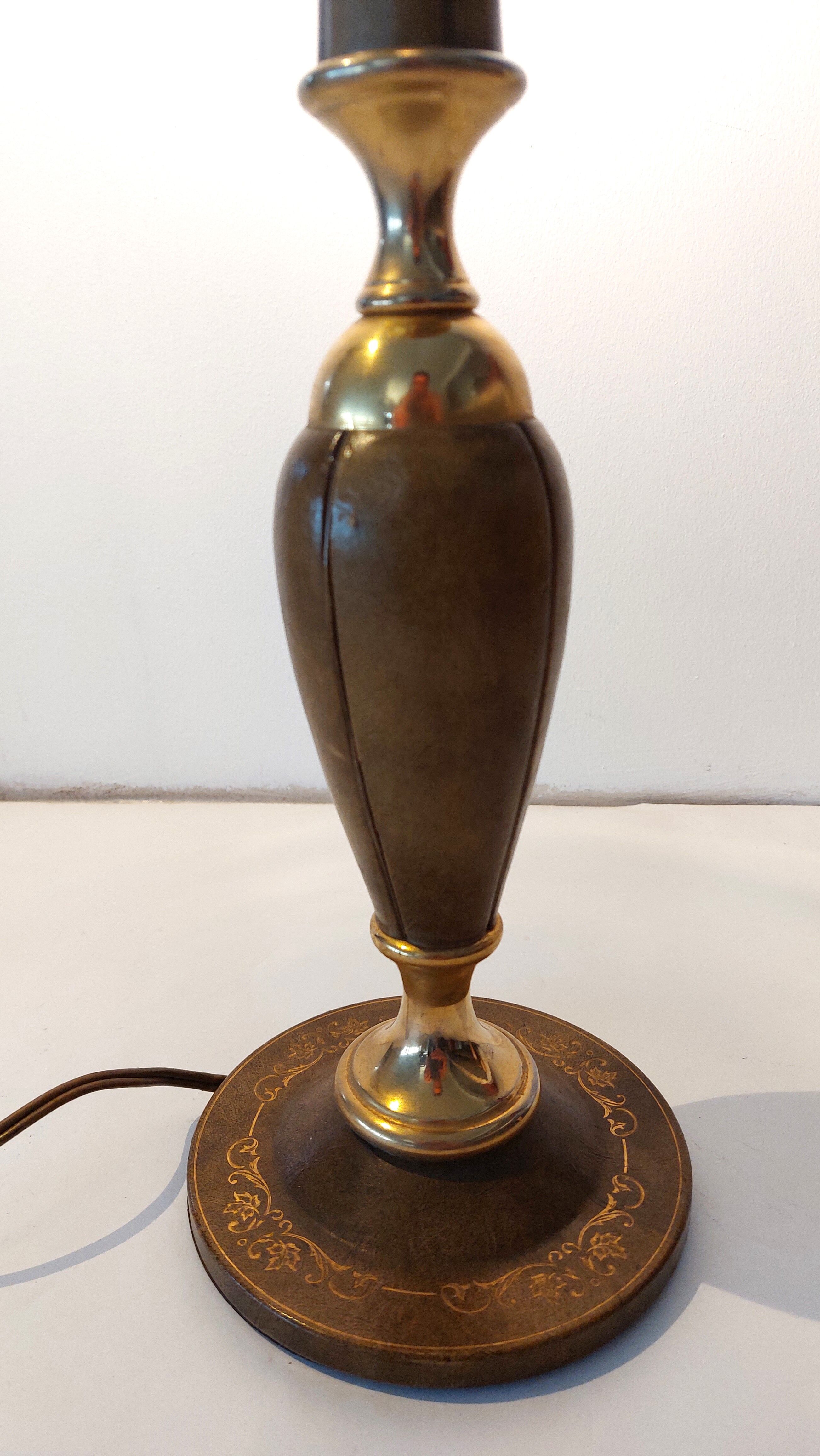 Le Tanneur 1960 lamp stand in leather and gilded brass