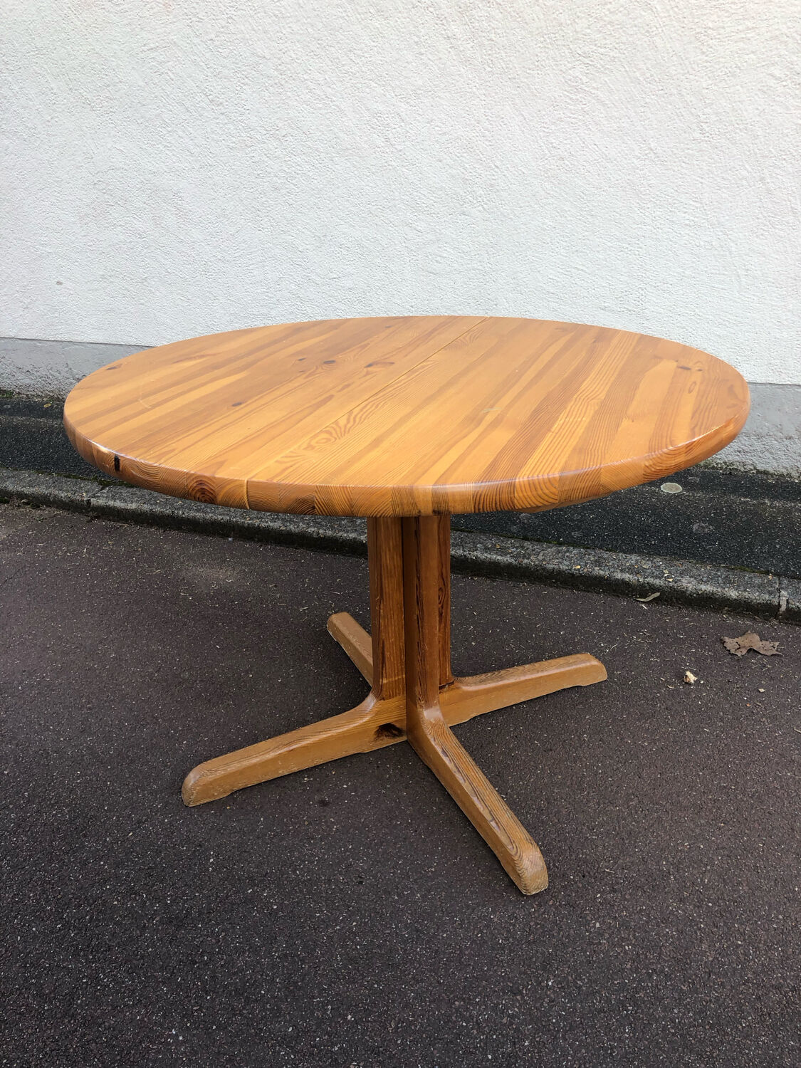 Baumann pine dining table