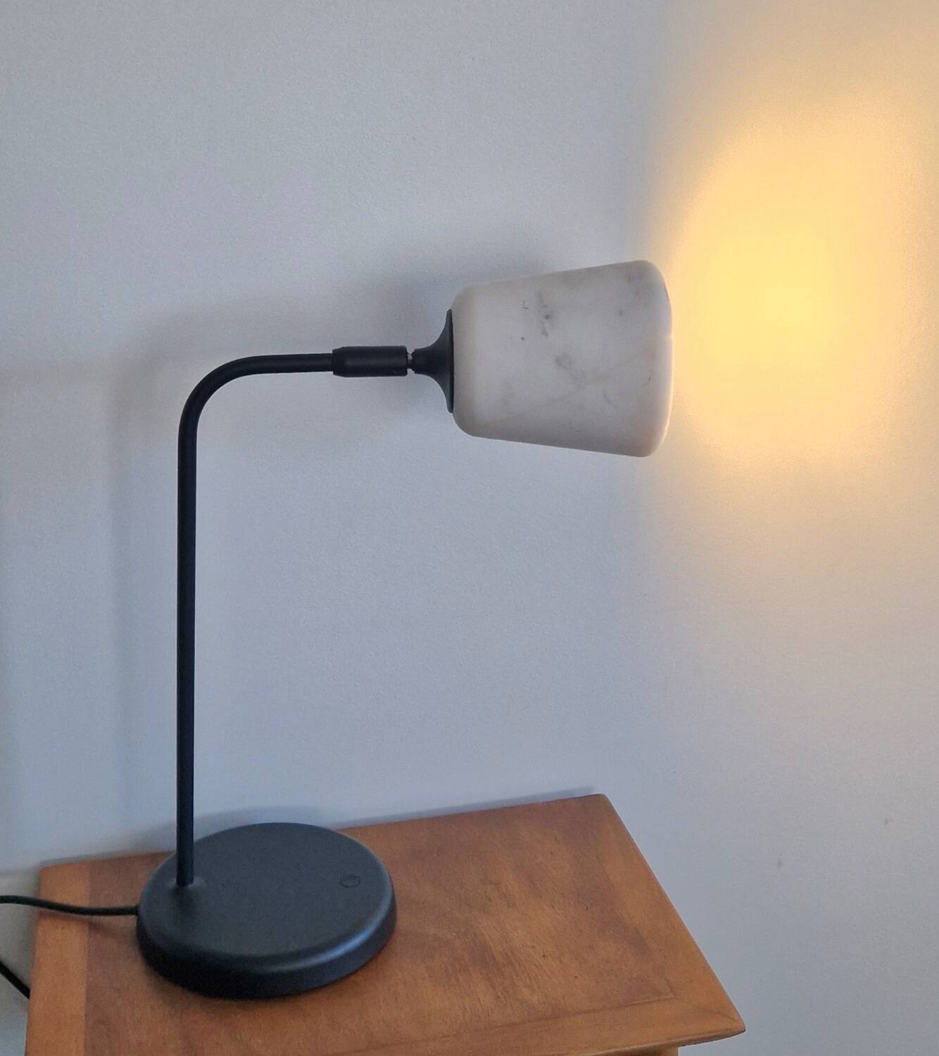 Lampe Material New Works  - Design Noergaard & Kechayas - Marbre/Acier