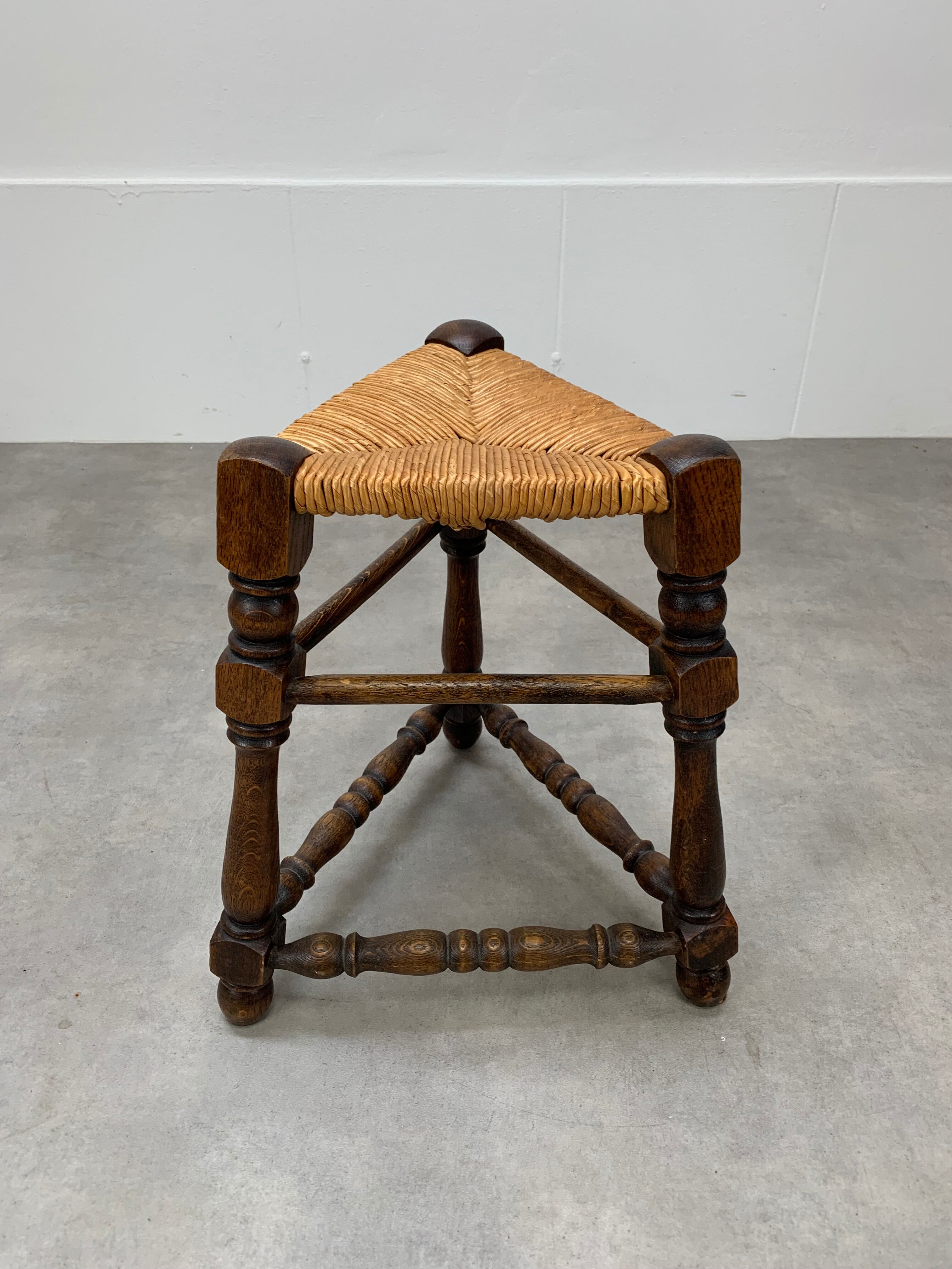 Tripod stool straw and turned wood