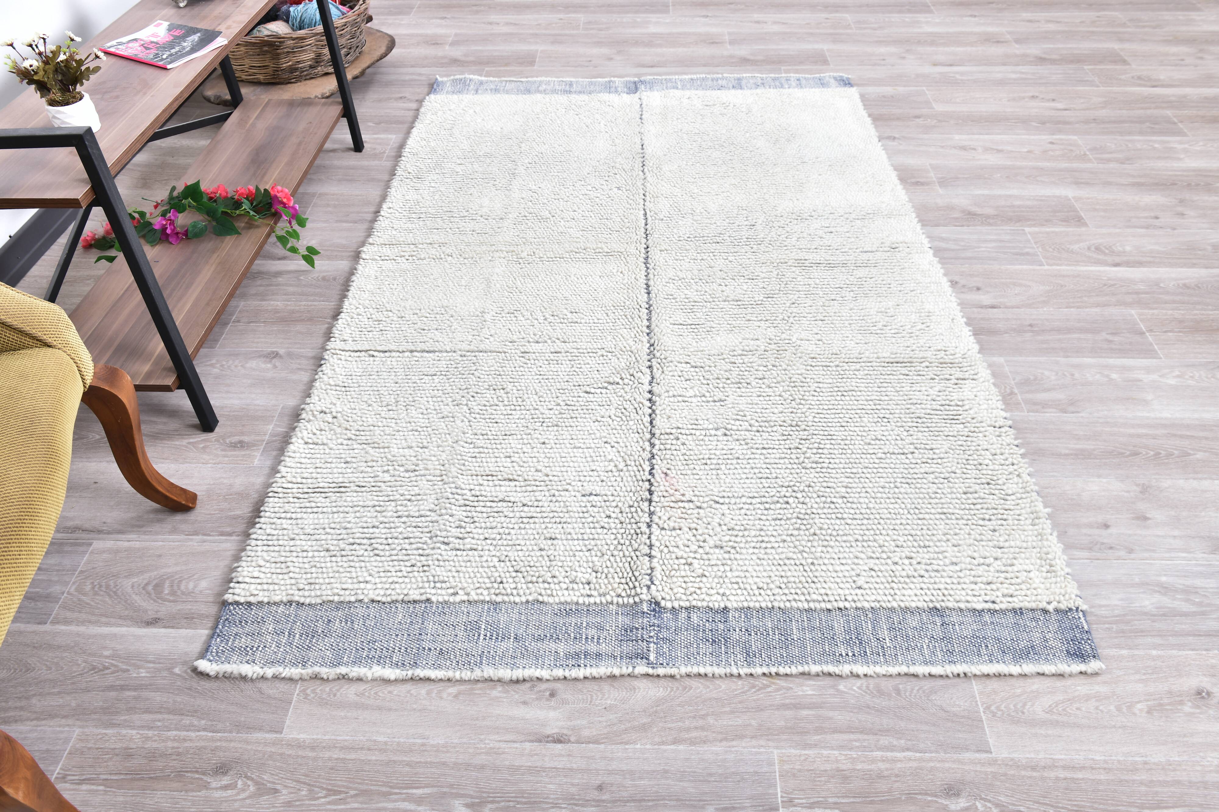 100% Wool Blue & White Moroccan Rug 136x211Cm