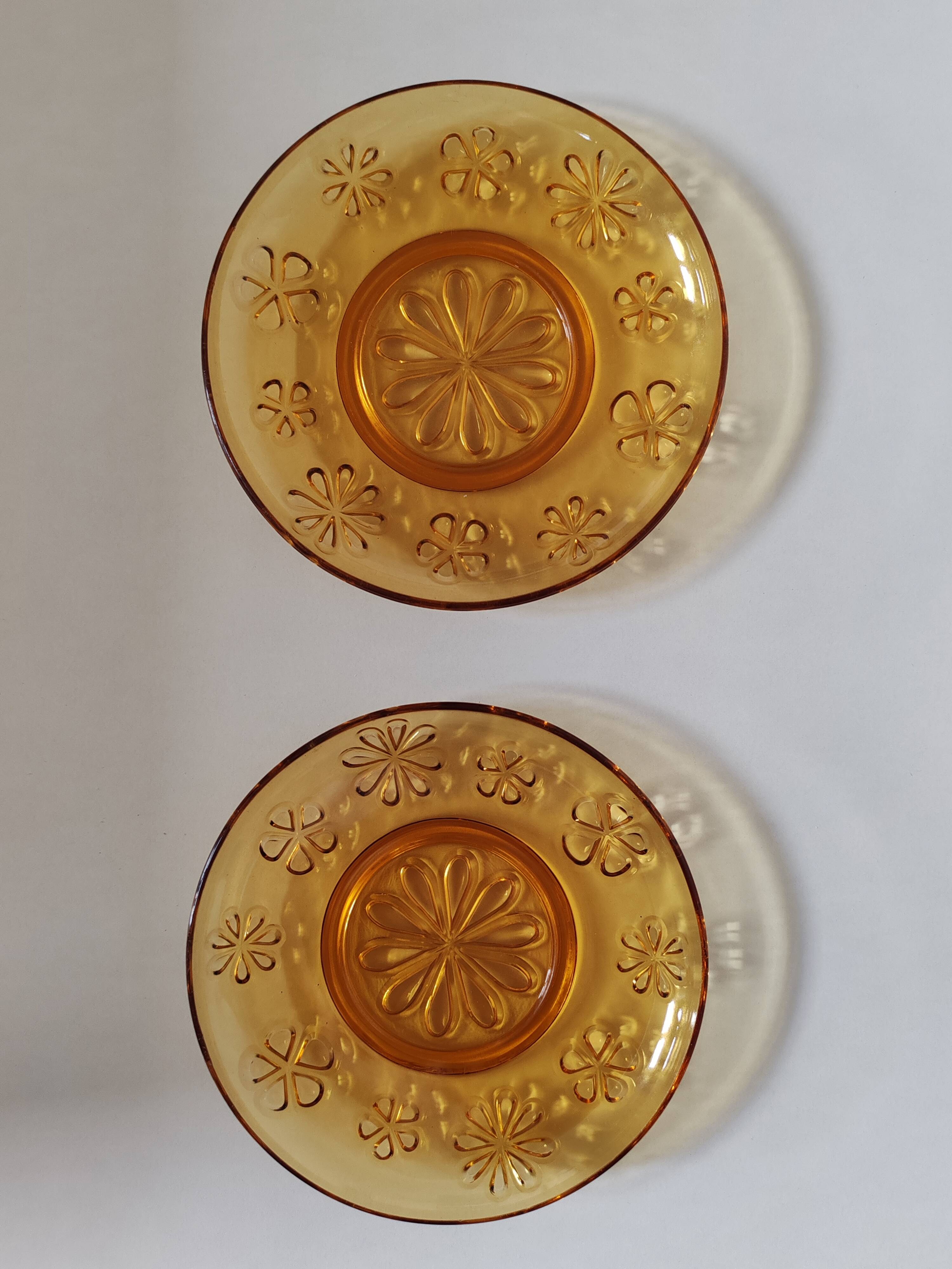 Petites assiettes verre coloré Vereco