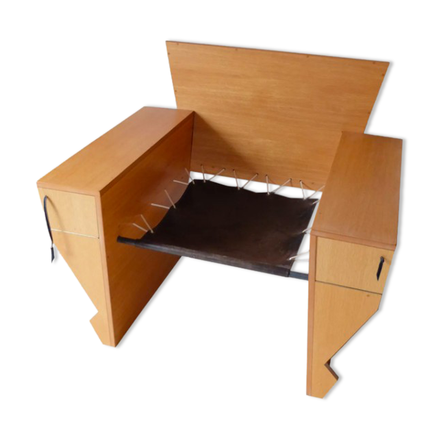 Fauteuil 1980 en bois et cuir piqûre sellier