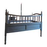 Antique crib with bars (vintage)