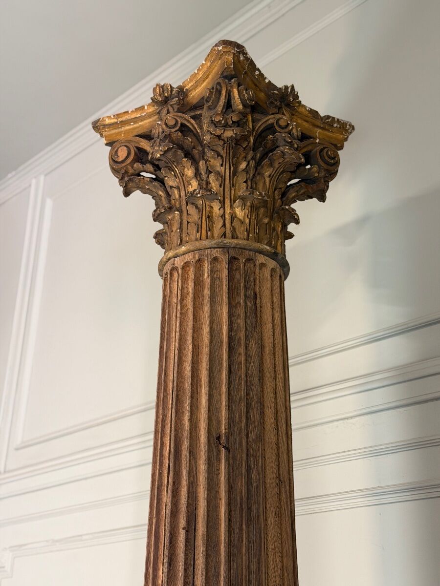 Carved oak column, fluted shaft and Corinthian capital, 18th century