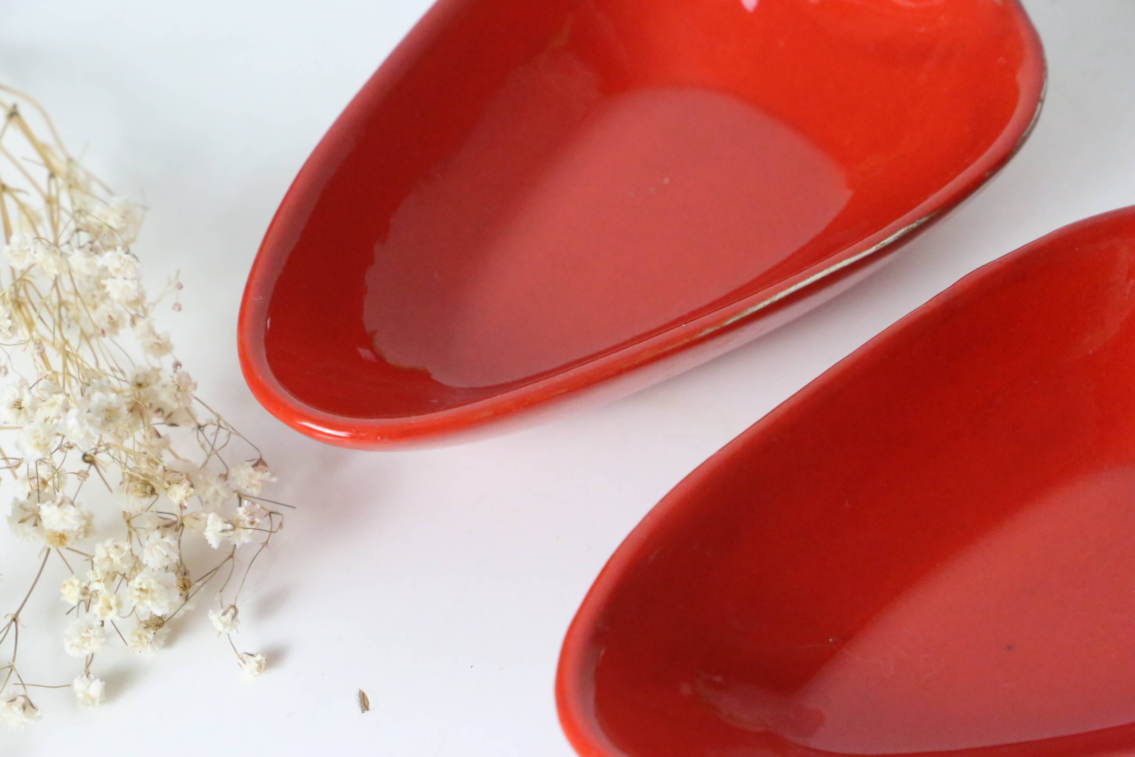 Pair of Saint Clément barbotine dishes