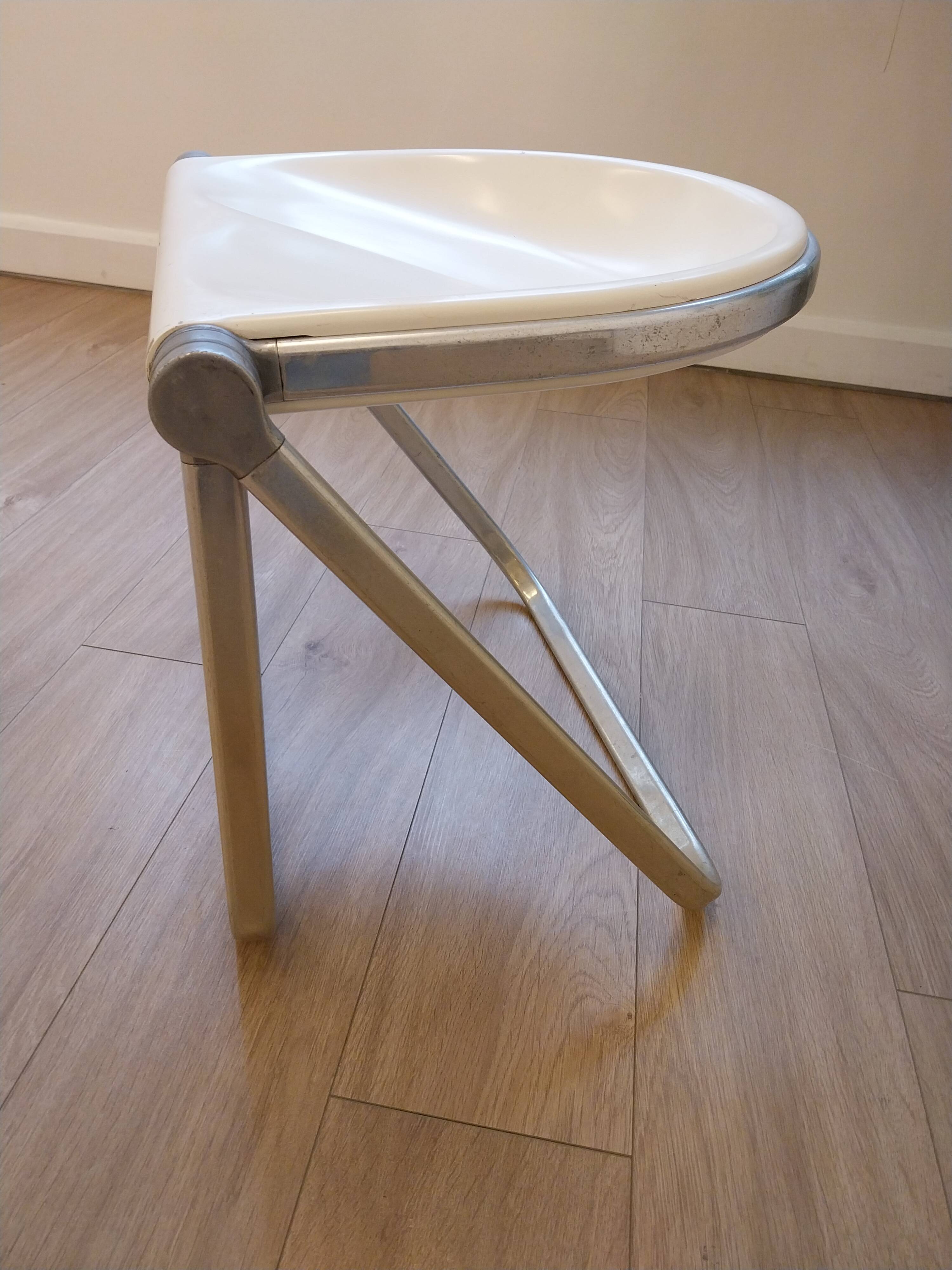 Vintage white Pluff stool – Anonima Castelli