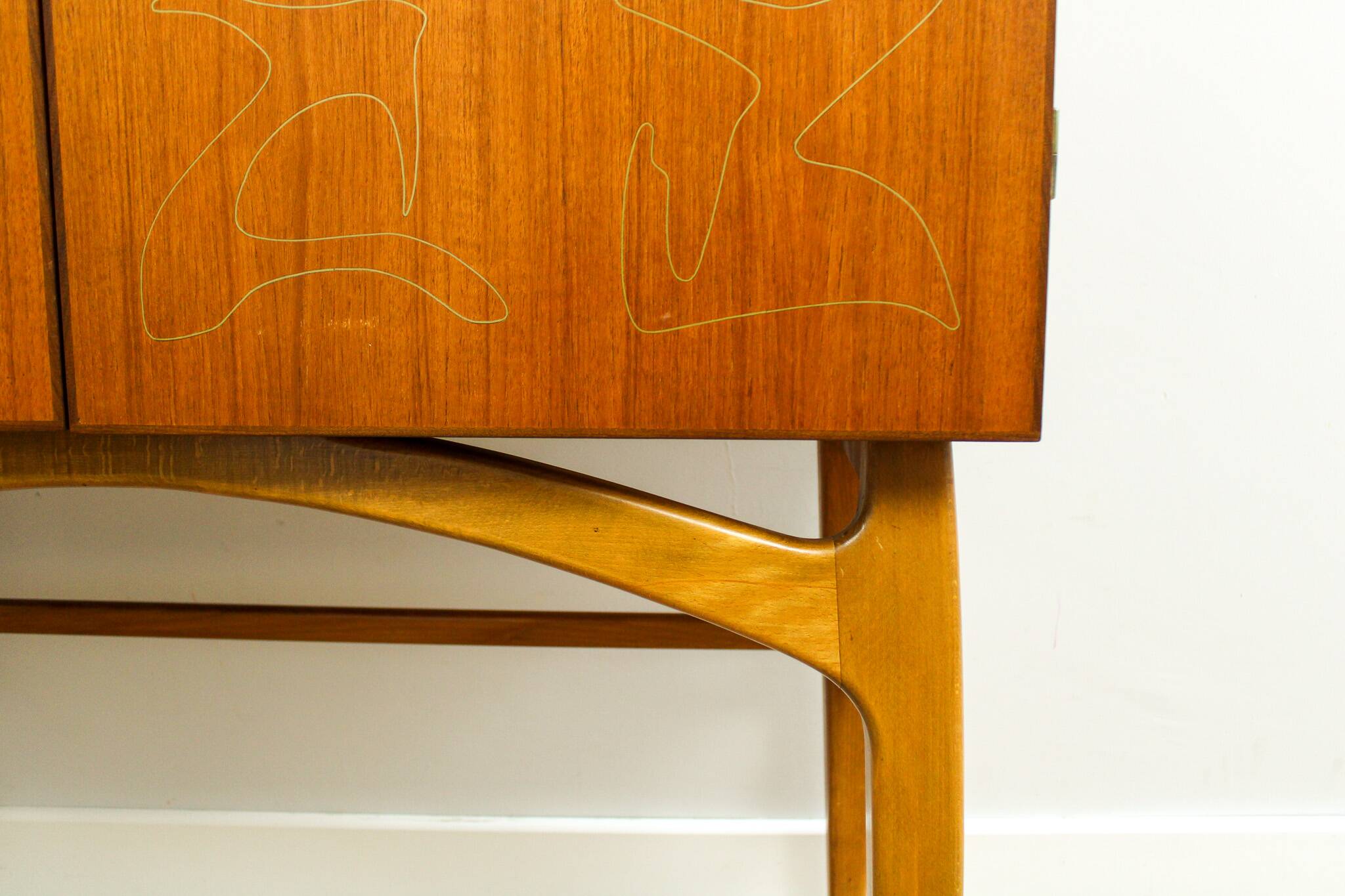 Rare armoire à cocktails/boissons vintage du milieu du siècle par AB Forenade Mobelfabrik