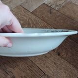 Deep dish, large deep plate