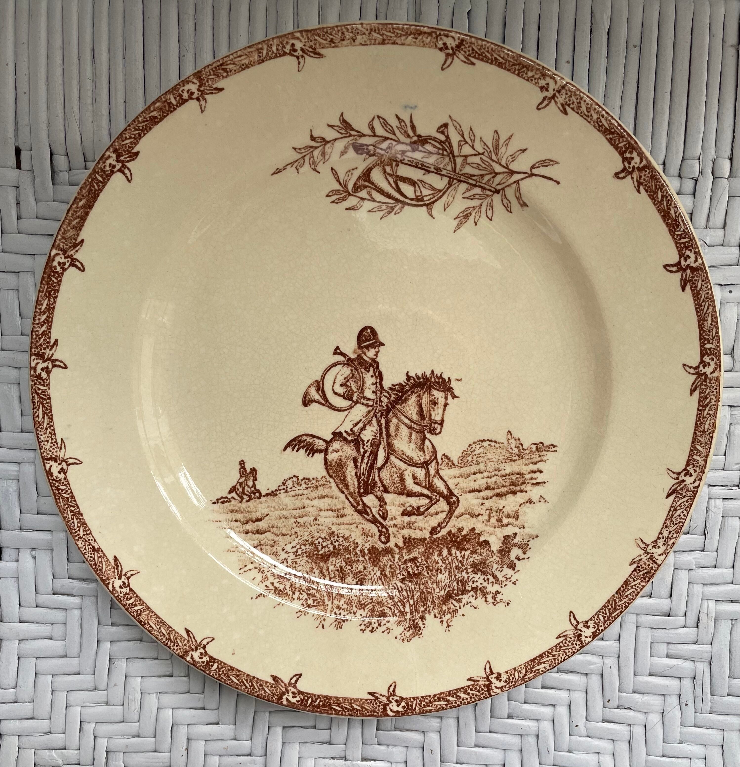 Flat plates iron earth hunting scene vieillard
