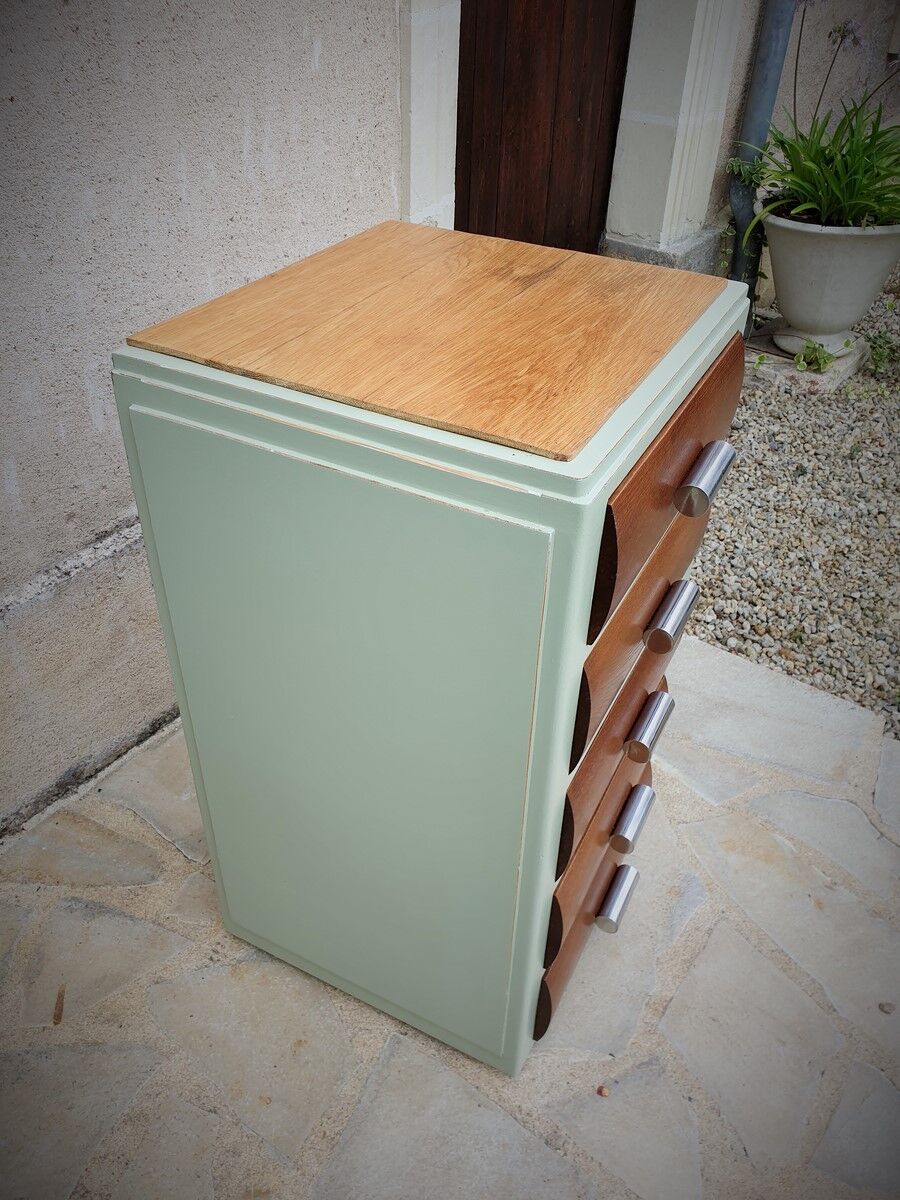 Vintage chest of drawers
