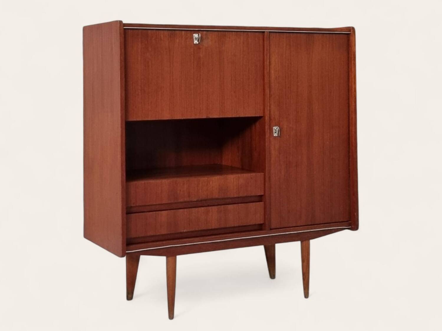 Armoire du milieu du siècle