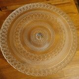 Presentation dish on foot in molded glass