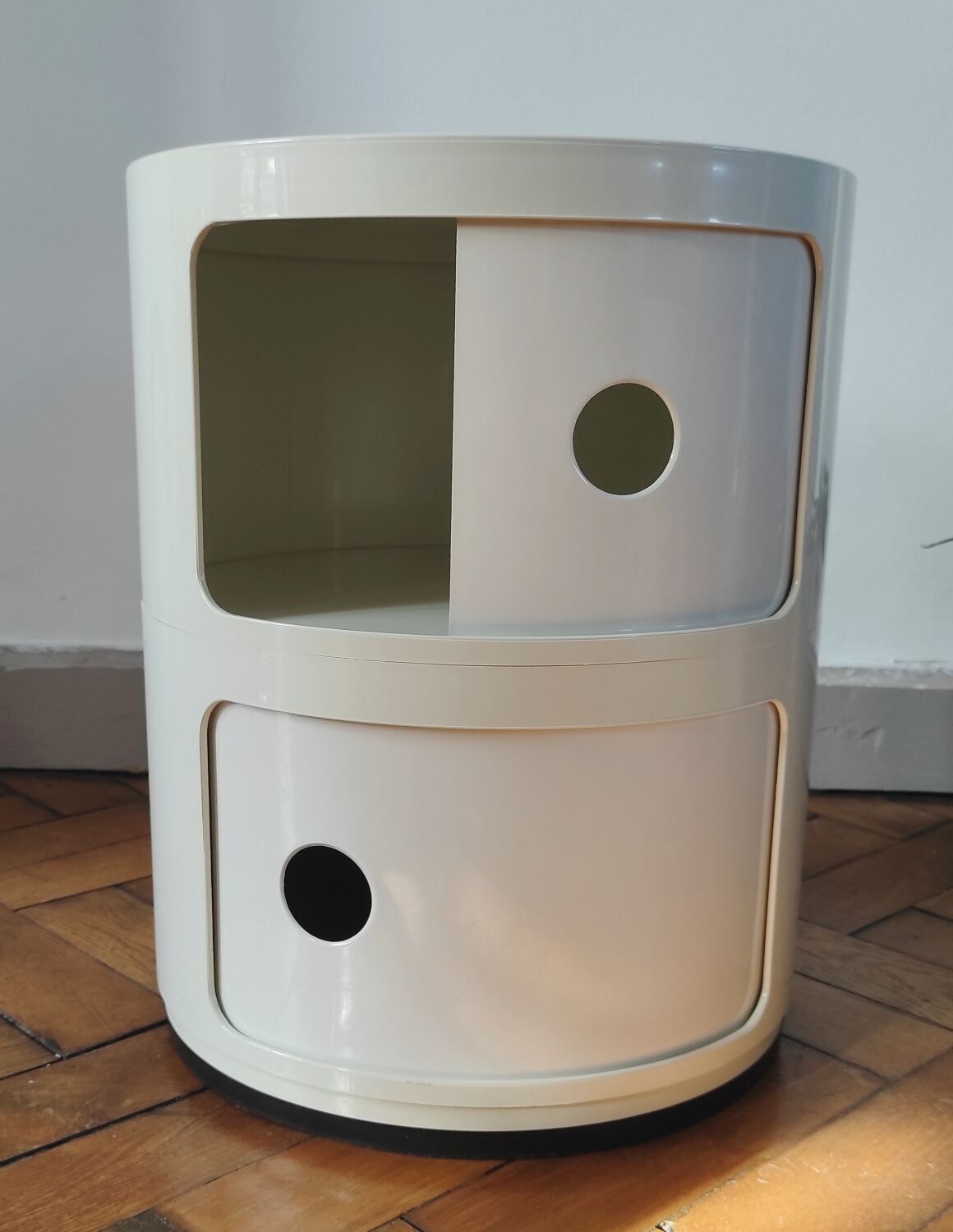 Pair of vintage white/cream Componibili bedside tables - Kartell