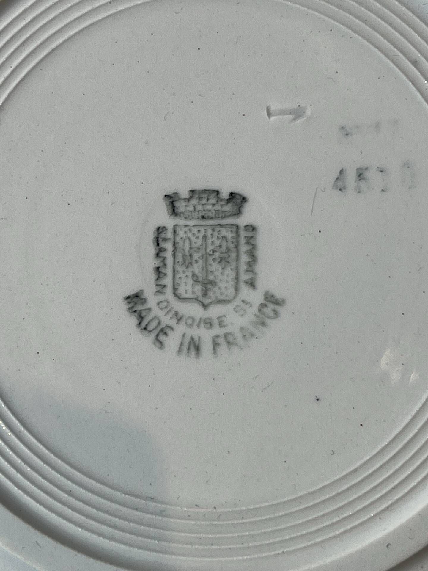 Set of 6 deep plates Saint Amand with floral garland decoration.