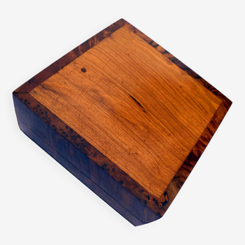 Old jewelry box / square baguier, handcrafted in Elm burl