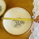Assiette en grès et émail estampillée