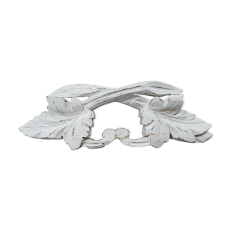 Pediment woodwork pattern leaves