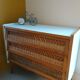 Commode en bois et rotin vintage années 1970