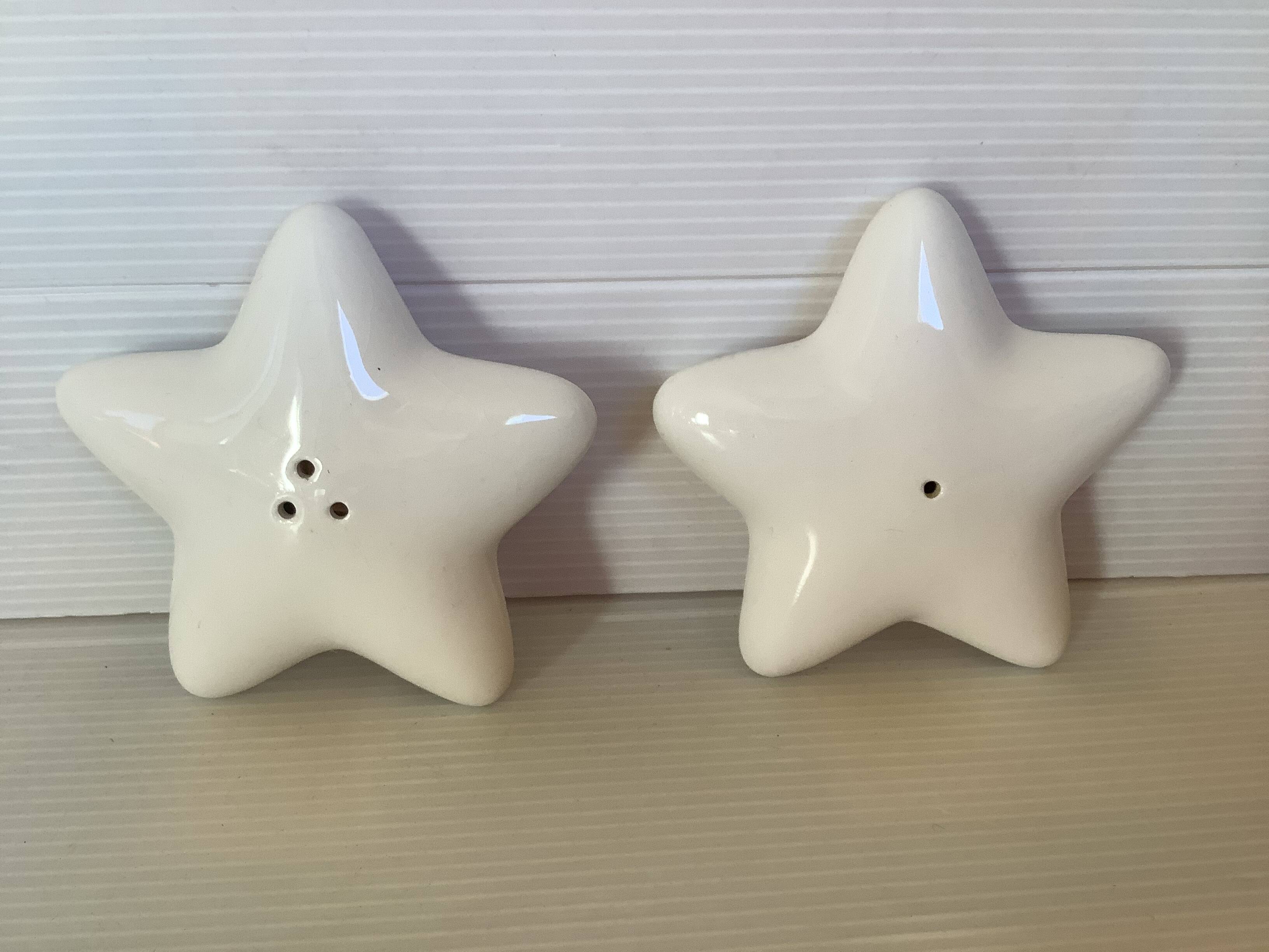 Salt and pepper shakers shaped like a starfish.