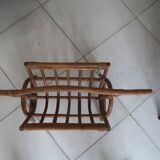 Porte revue en rotin