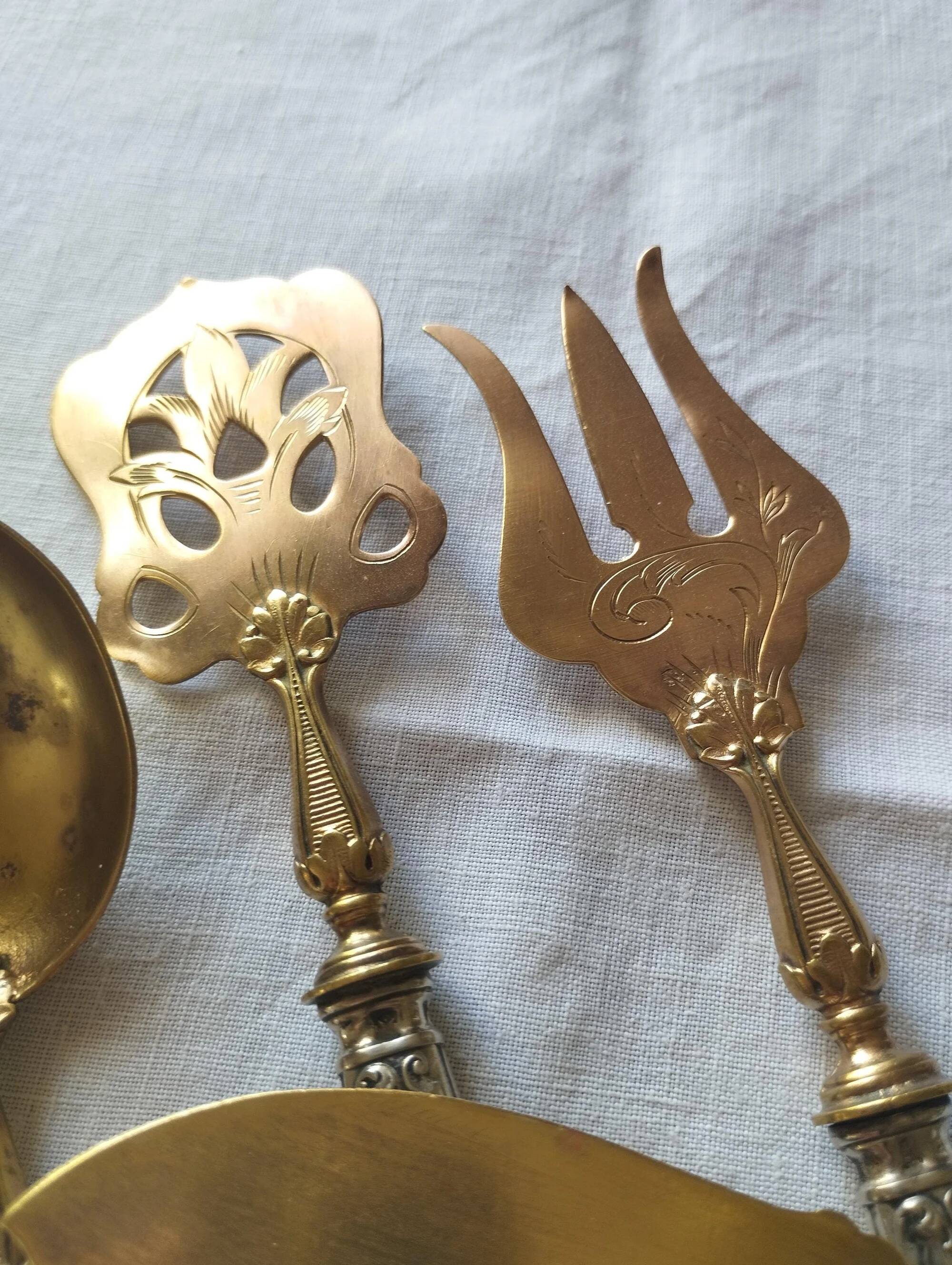 Antique service for sweets or hors d'oeuvres