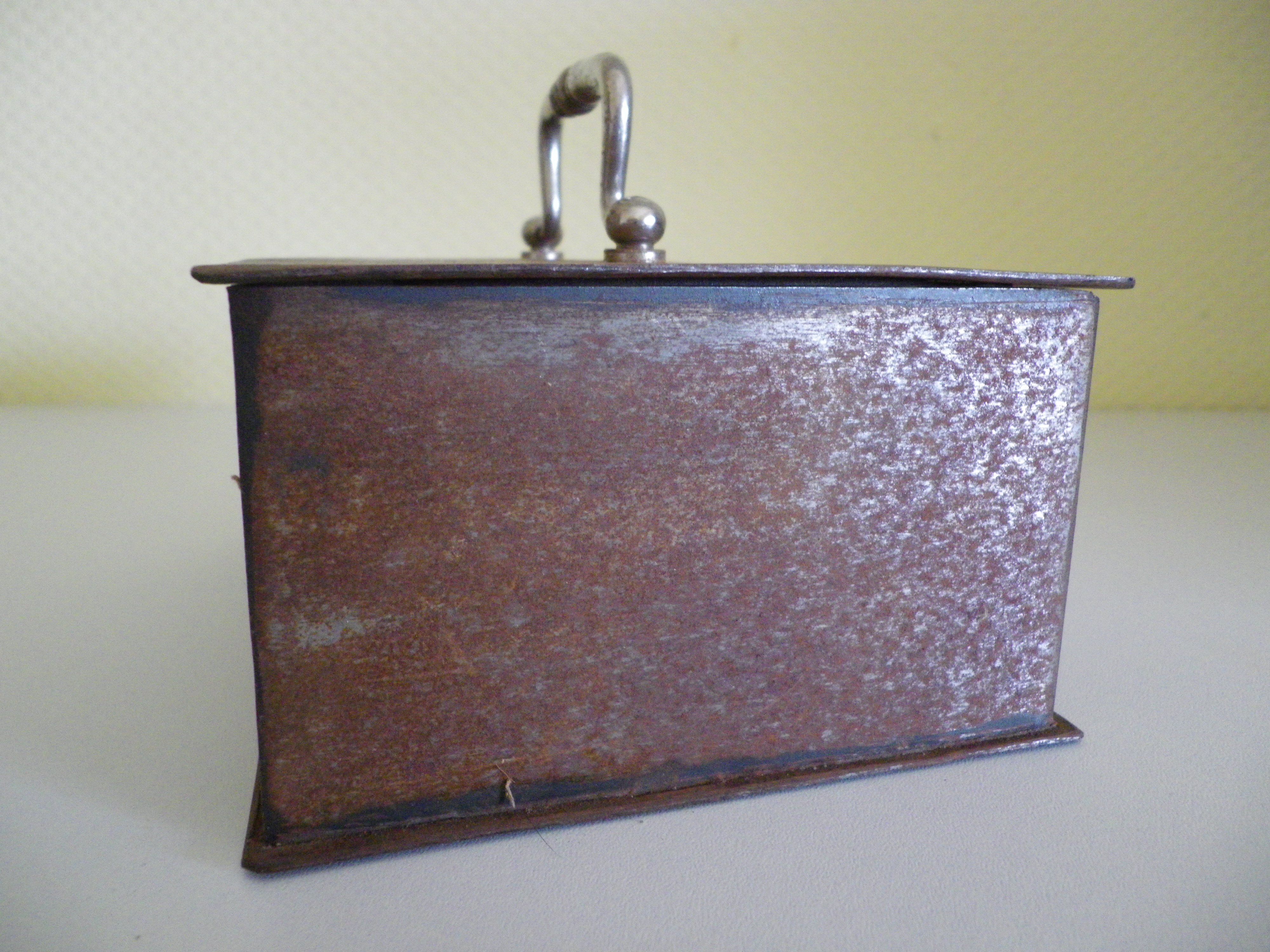 Former Bank "box-fort" of the 1920s industrial style