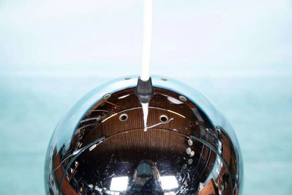 Lampe suspendue vintage sphère chromée, lampe œil de l'ère spatiale