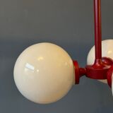 Lustre en verre opalin rouge du milieu du siècle