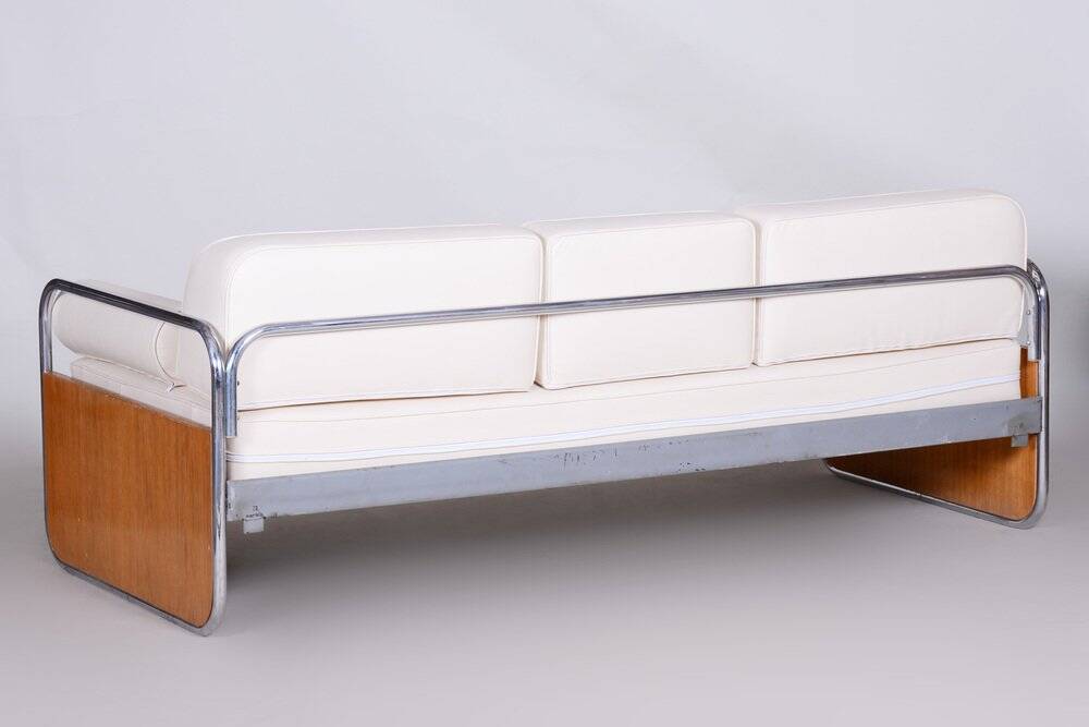 Bauhaus Tubular Sofa in Oak, Chrome-Plated Steel & High Quality Leather attributed to Hynek Gottwald, Czech, 1930s