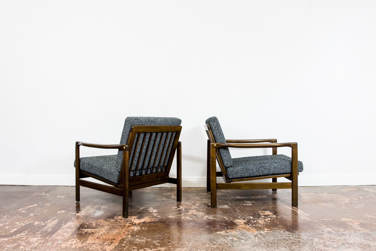 Pair of Restored Black B-7522 armchairs by Zenon Bączyk, 1960’s