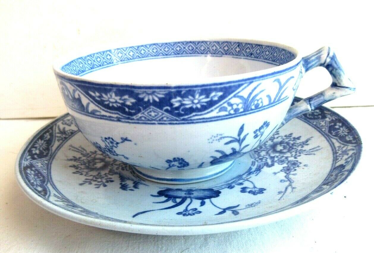 Tasse à café et soucoupe Creil Montereau, modèle Yédo