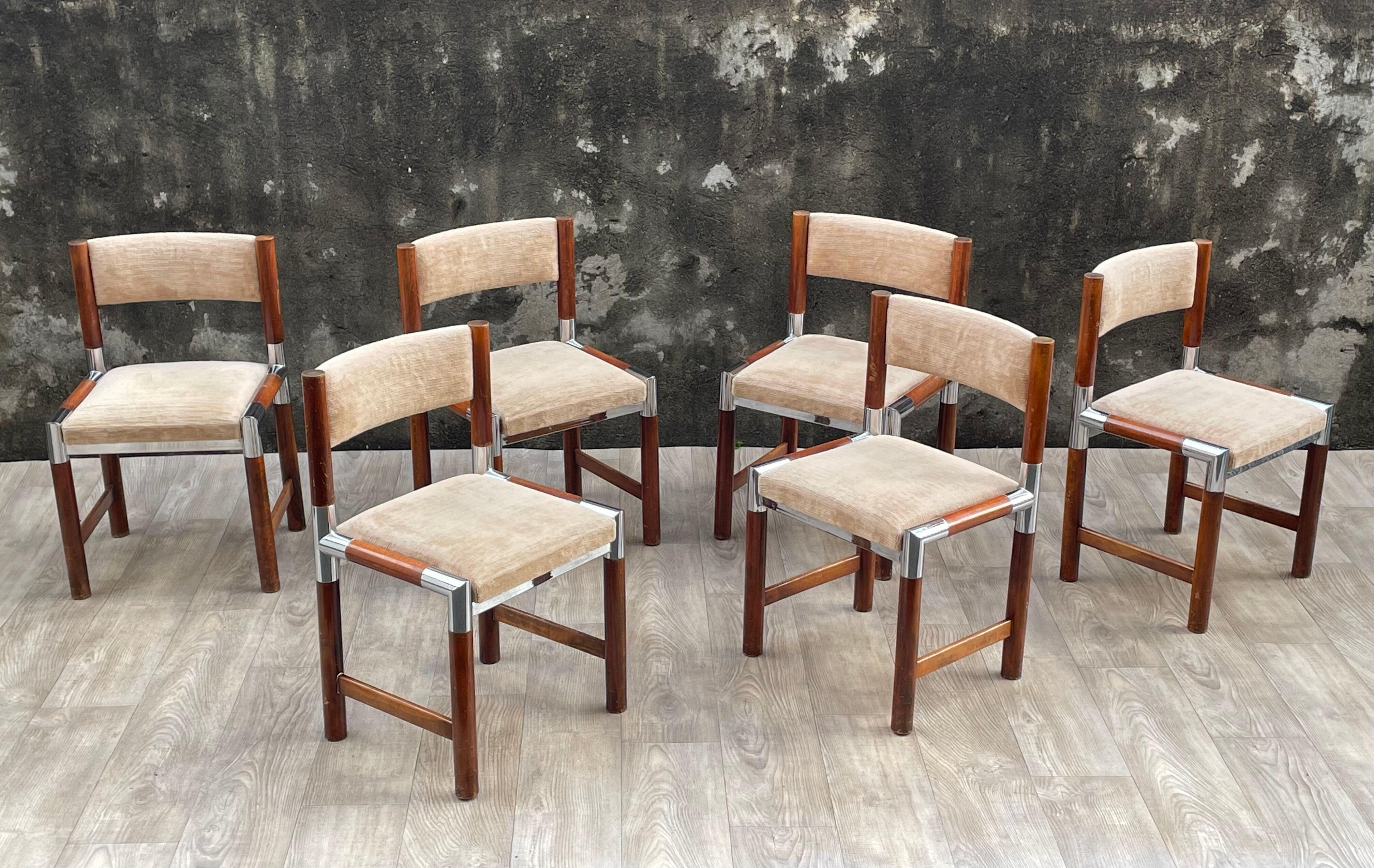 6 vintage chairs in wood, metal and fabric