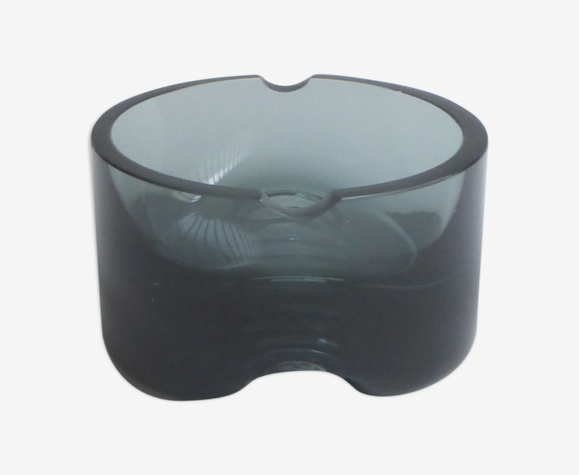 Cendrier scandinave en verre fumé moulé 1970's