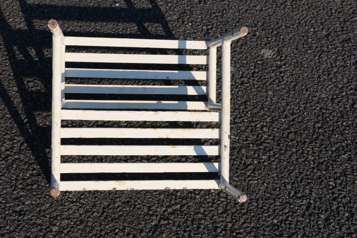 Stepladder white steel latté