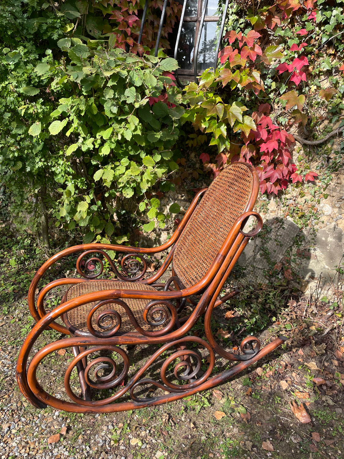 Thonet rocking-chair style