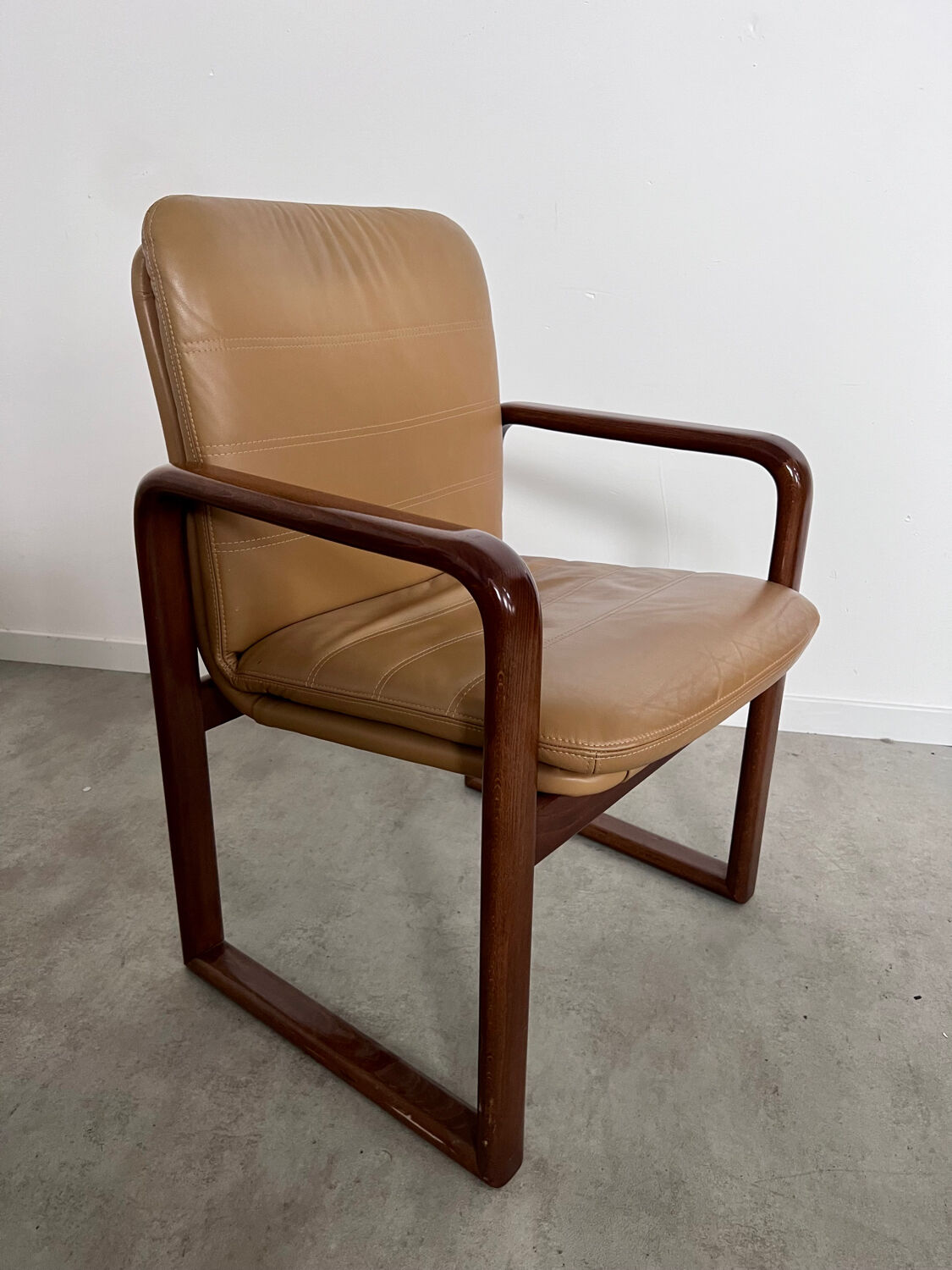 Lot 6 chairs armrests vintage 70s Scandinavian design leather and wood