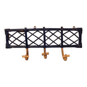 Old rattan coat rack with 3 hooks and crosspieces on the upper part