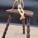 Half-round tripod stool feet balls