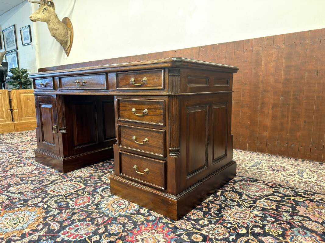 Classic English Chesterfield Desk