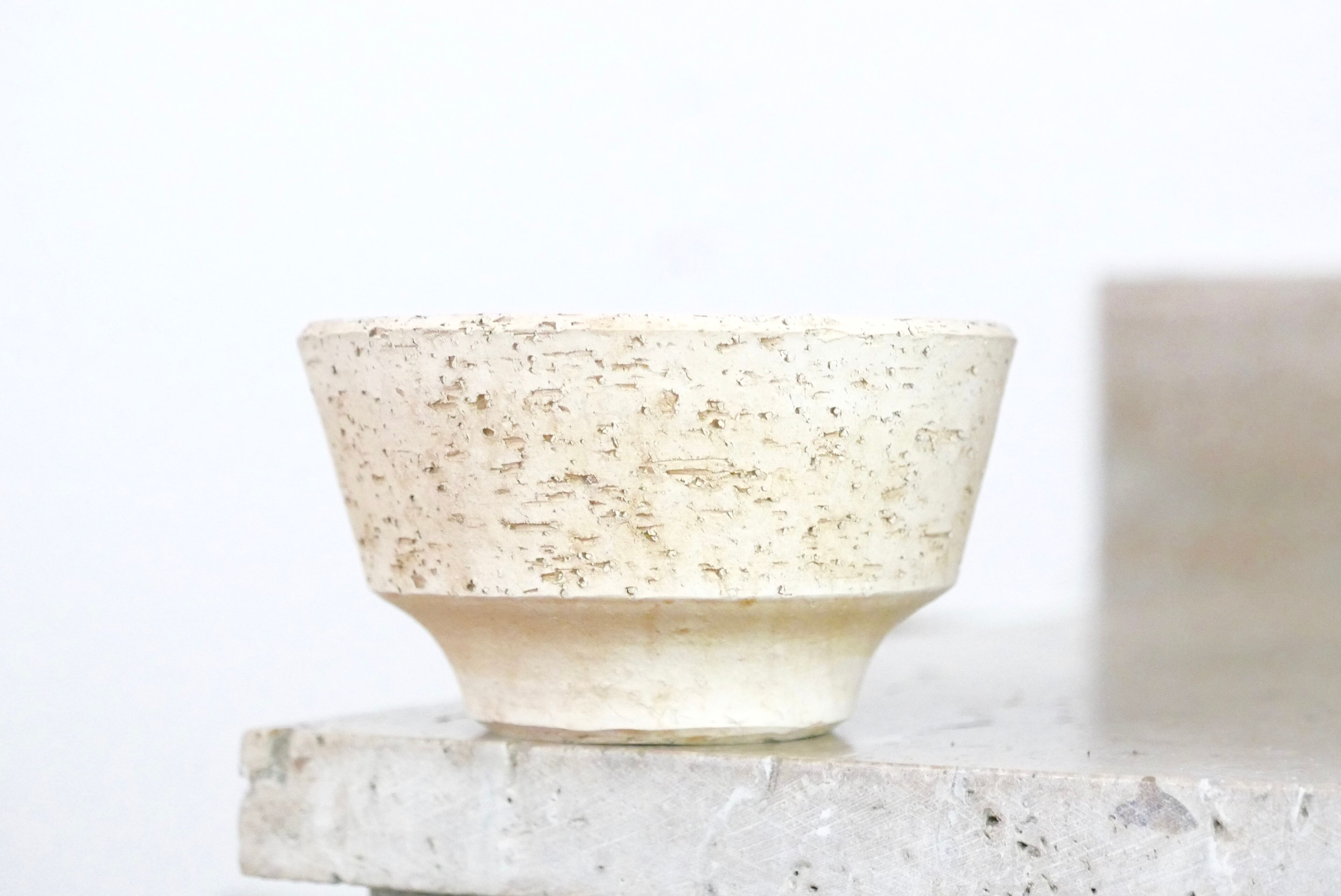 White ceramic pot cover, 1950s