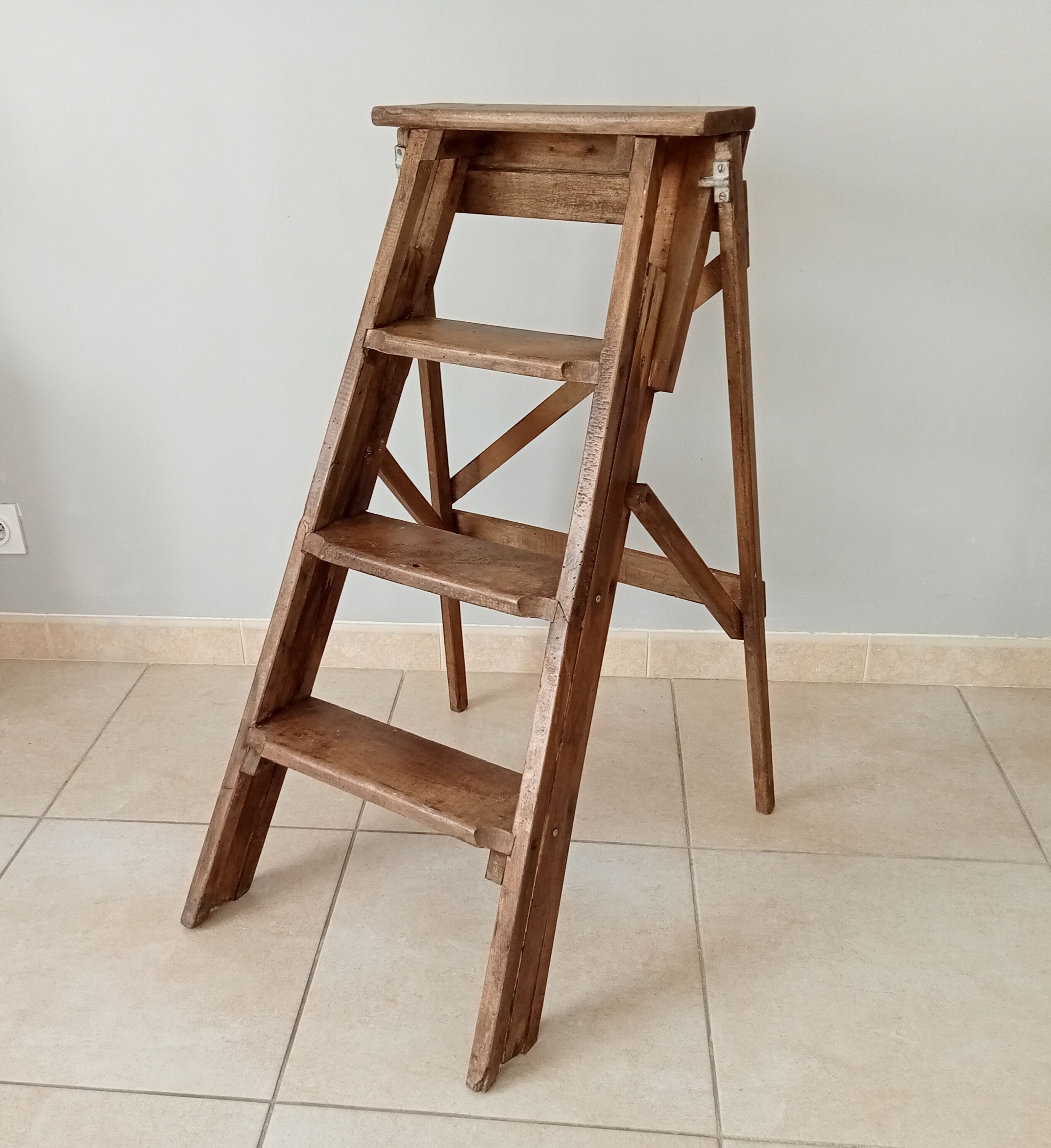 Wooden workshop stepladder 50s